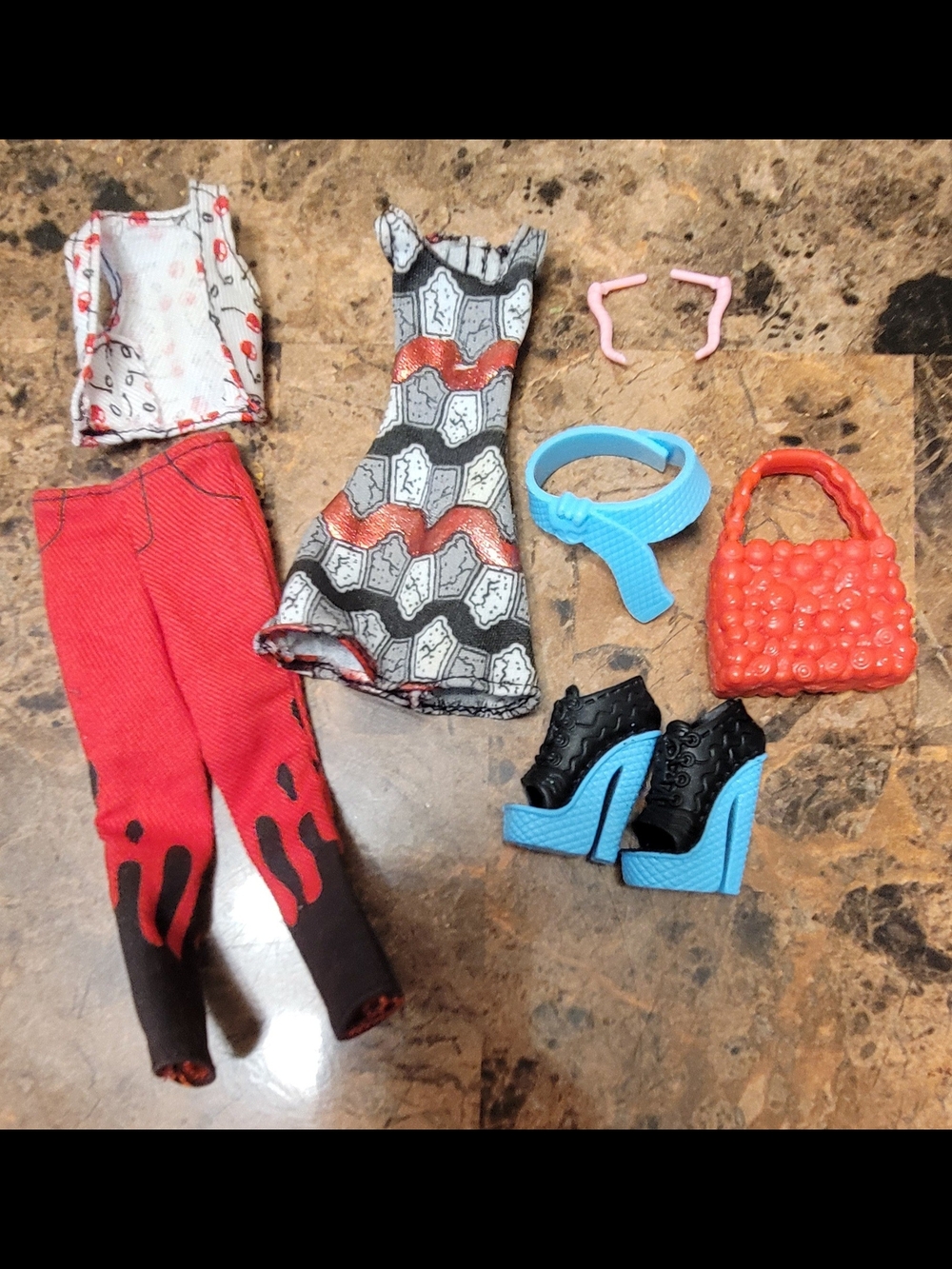 G1 Monster High Rare Deluxe Fashion Pack Ghoulia Yelps EUC